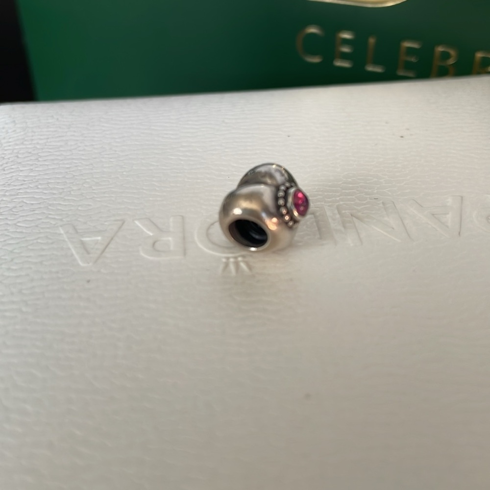 Pandora RARE Raspberry Rhodolite 790573RHL Treasured Heart Charm RETIRED - Picture 5 of 6